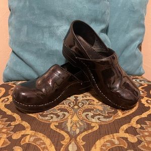 Ladies Sanita’s Clogs